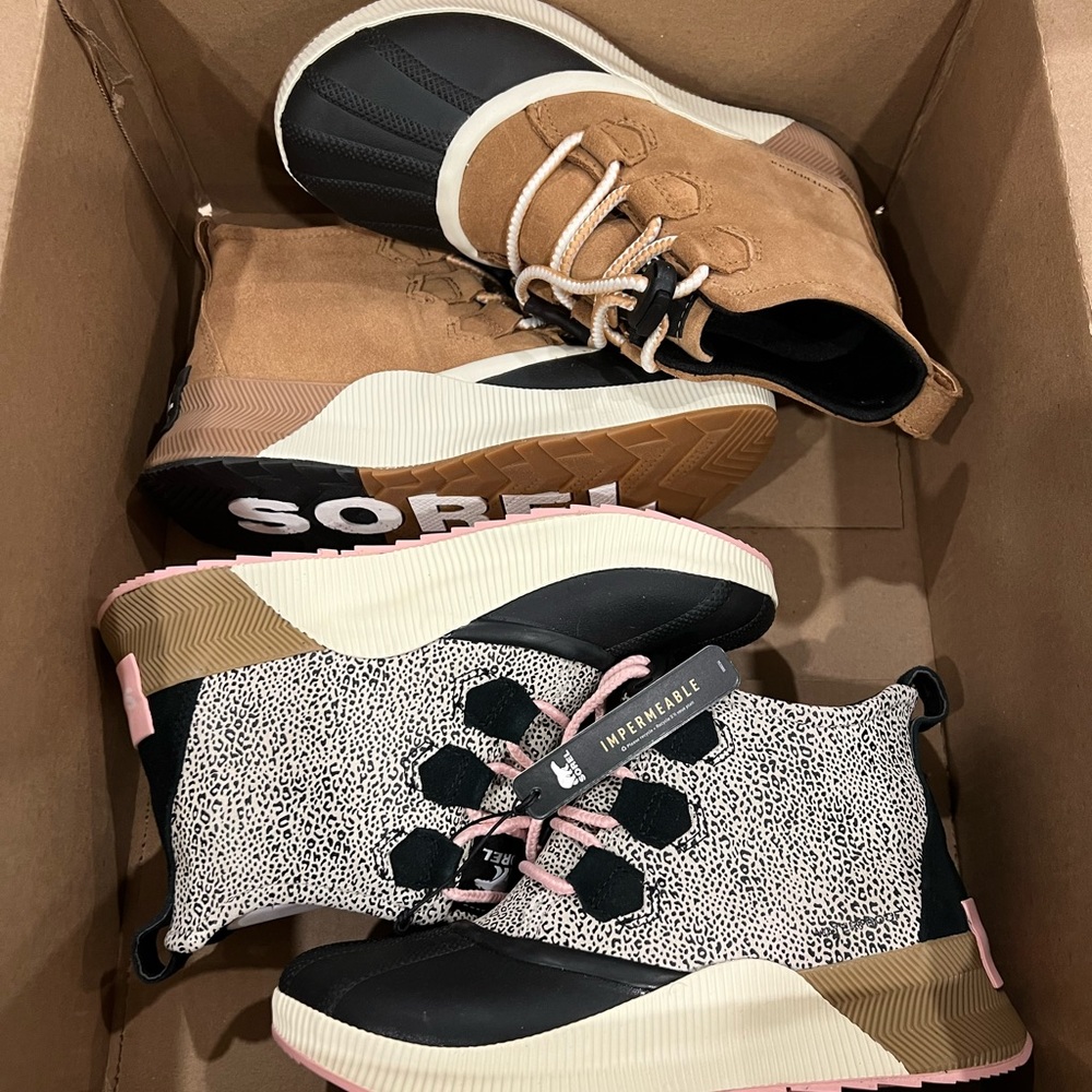 2 NWT PAIRS Sorel out and about III youth boot. Youth SZ 5 - fits women SZ 6